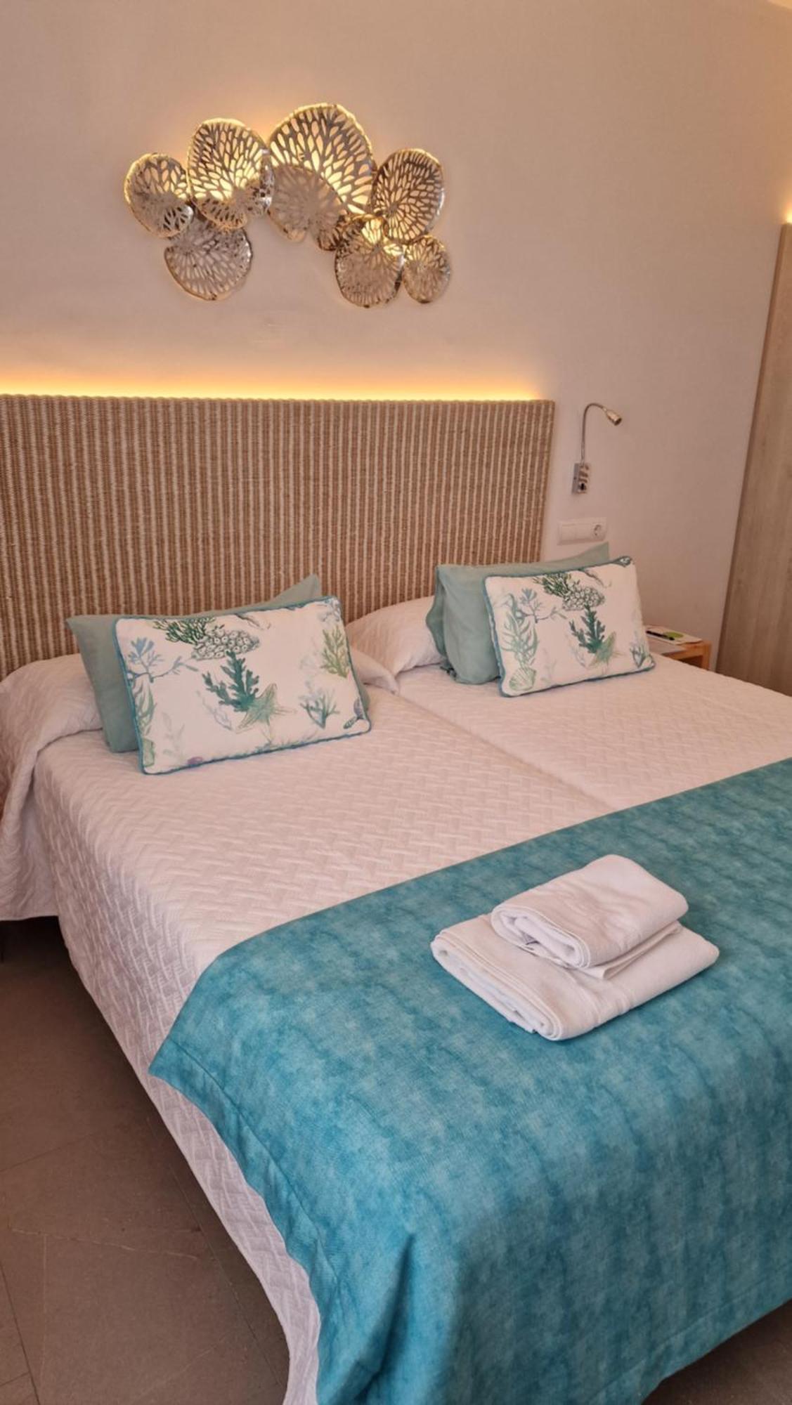 Apartamentos Costamar II Es Pujols Kültér fotó