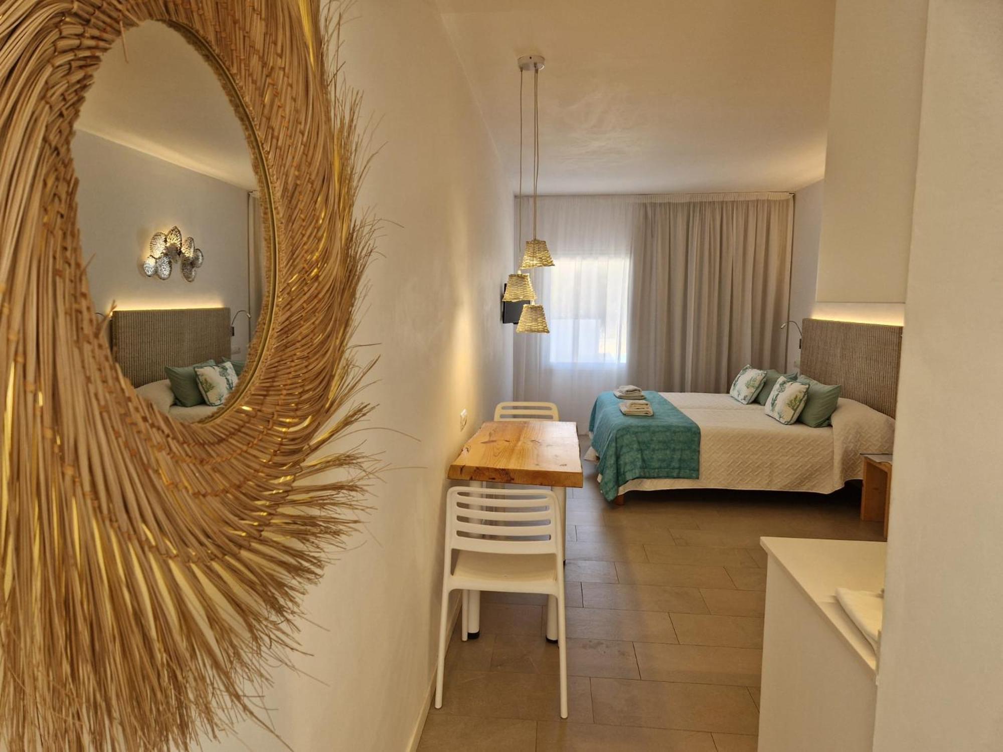 Apartamentos Costamar II Es Pujols Kültér fotó