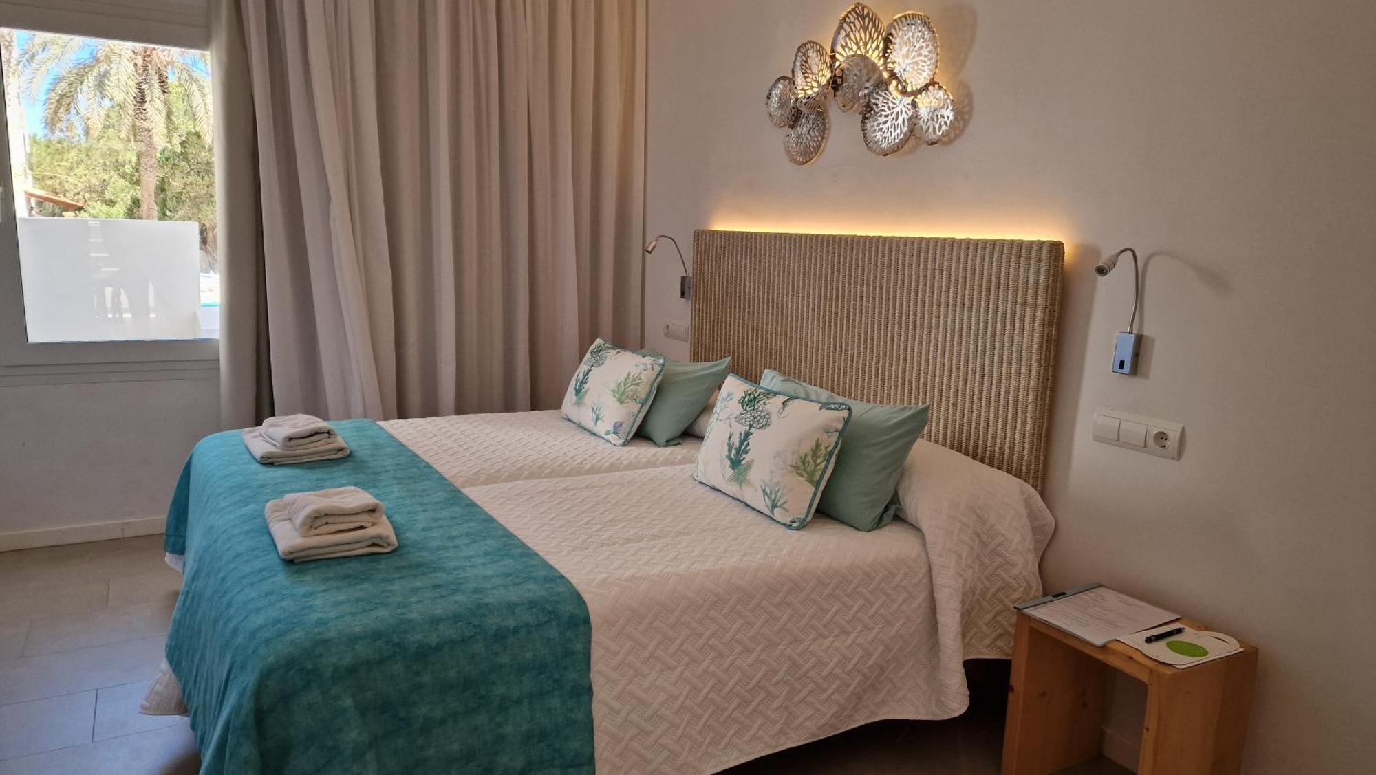 Apartamentos Costamar II Es Pujols Kültér fotó