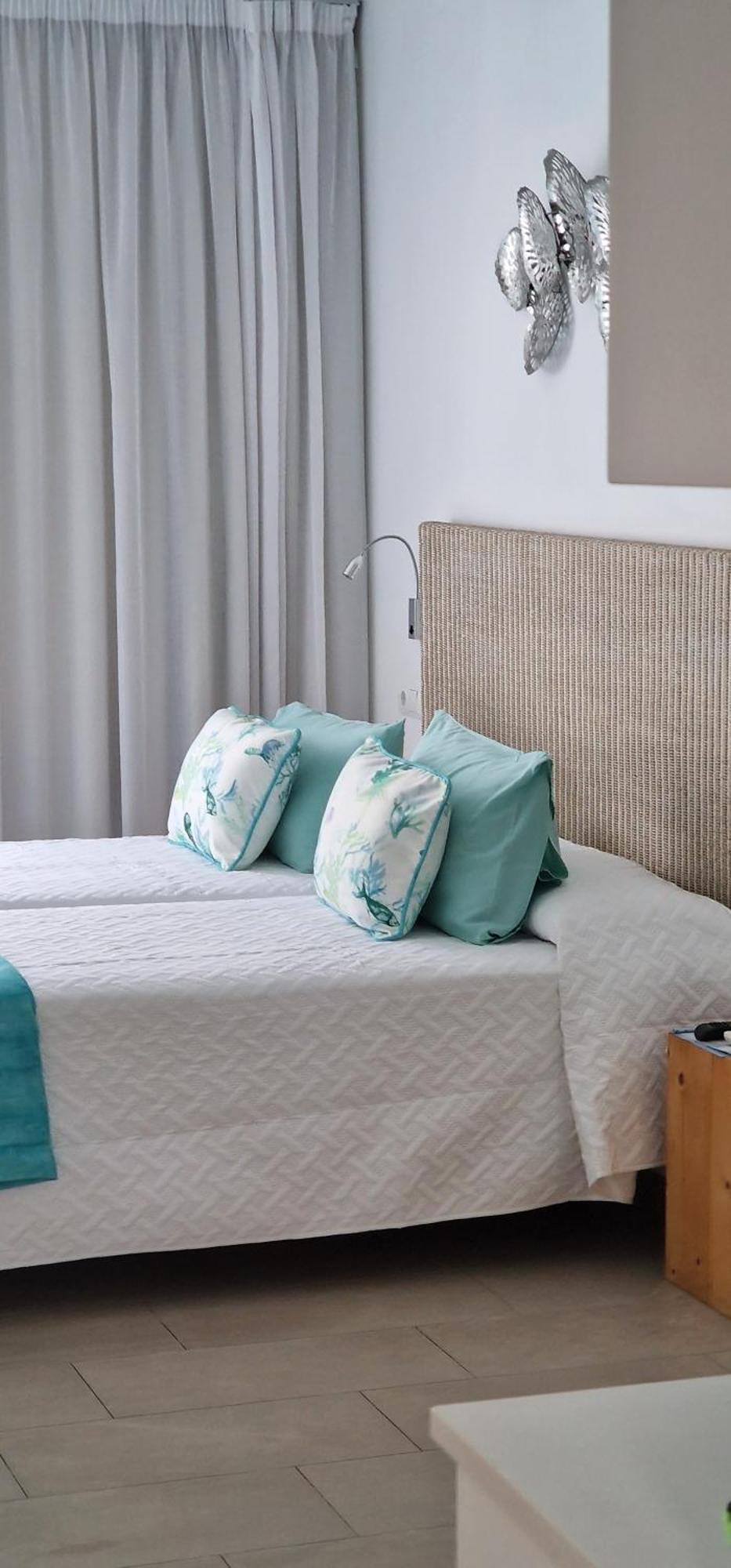 Apartamentos Costamar II Es Pujols Kültér fotó