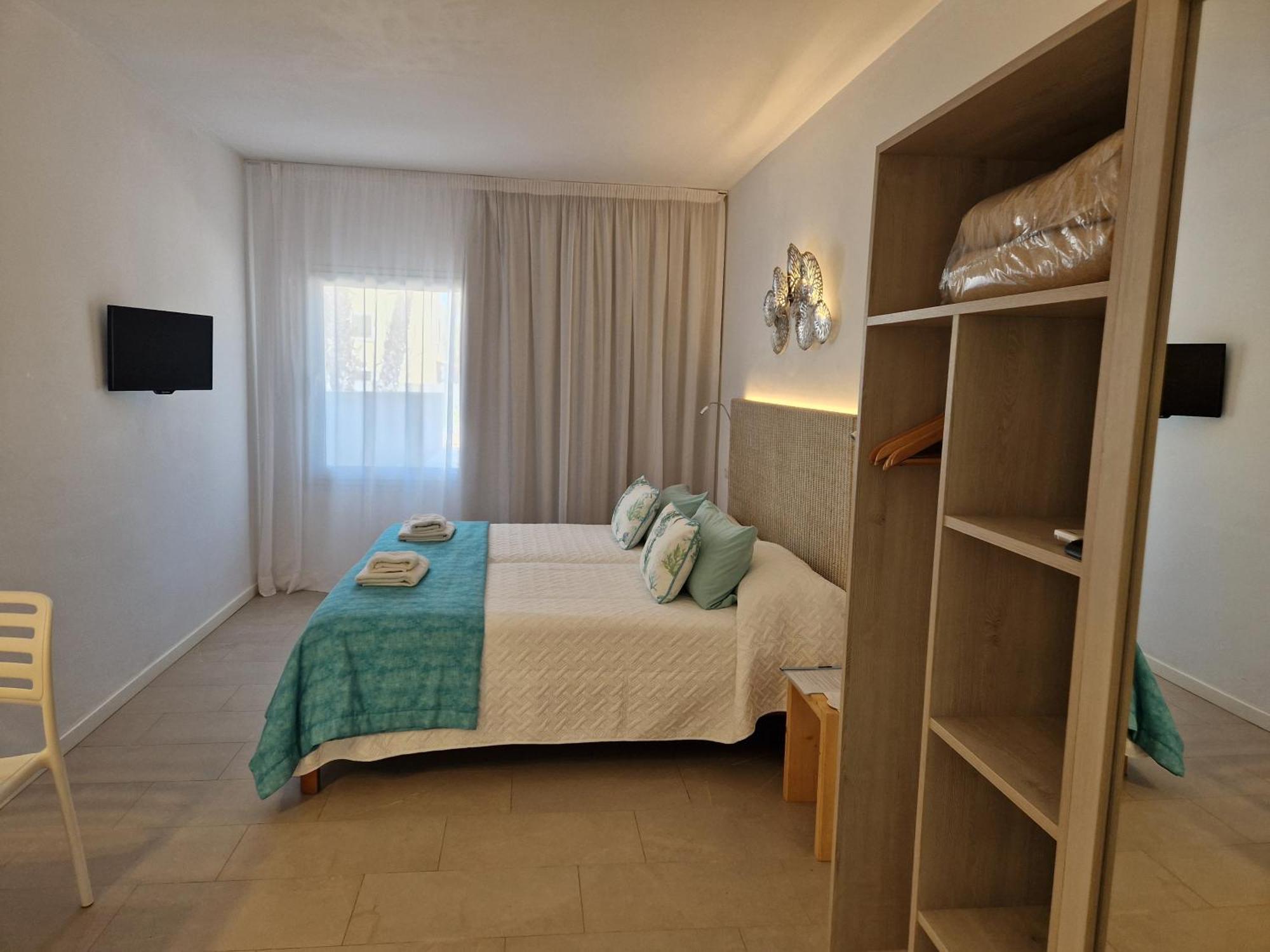 Apartamentos Costamar II Es Pujols Kültér fotó